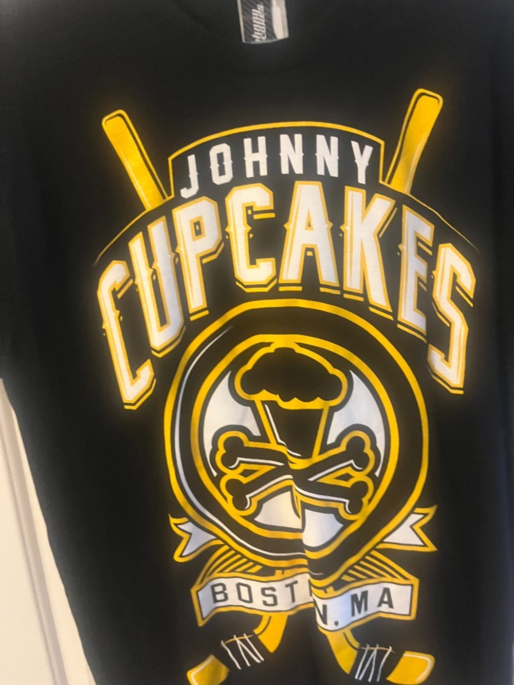 Johnny cupcakes Boston bruins